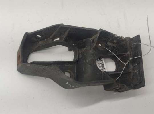 купить Кронштейн крепления на Audi A4 B7 (2004-2008)