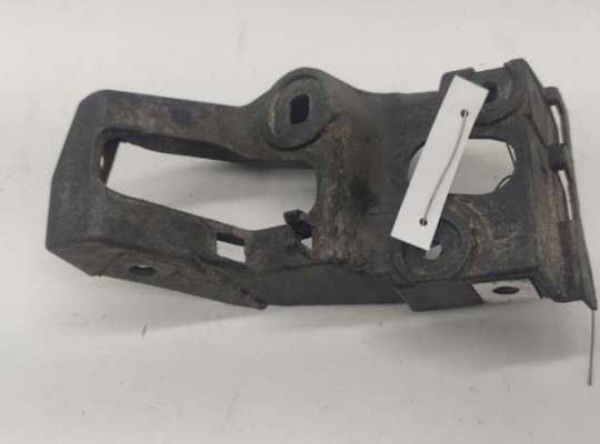 купить Кронштейн крепления на Audi A4 B7 (2004-2008)