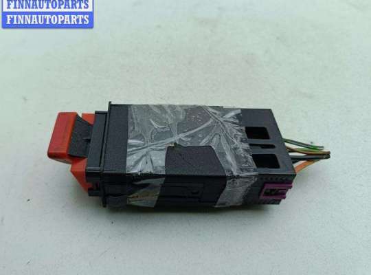 купить Кнопка аварийной сигнализации (аварийки) на Audi A6 C5 (1997-2005)