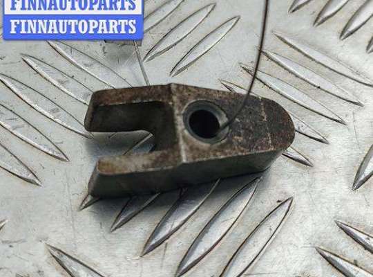 купить Скоба (кронштейн) крепления форсунки на Mercedes E-Class W210 (1995-2002)