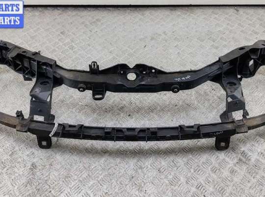 Рамка передняя (панель кузовная, телевизор) FO2065389 на Ford Focus II (2004-2011)