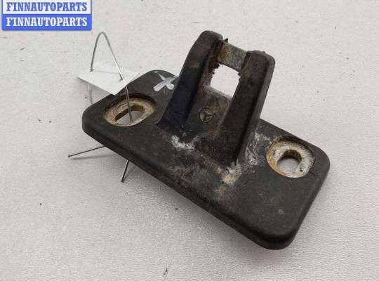 купить Ответная часть (скоба) замка двери на Mercedes W124 (1985-1995)