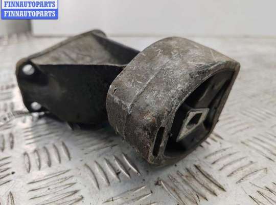 купить Кронштейн КПП опорный на Volkswagen Passat B5