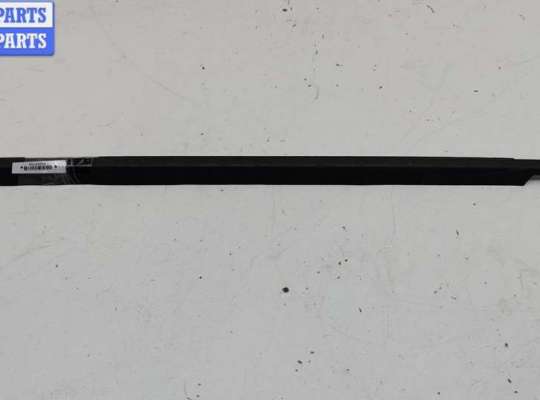 купить Молдинг стекла двери задней левой наружный на Ford Mondeo III (2000-2007)