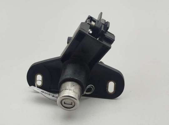 Кнопка открывания багажника OP2391906 на Opel Omega B (1994-2003)