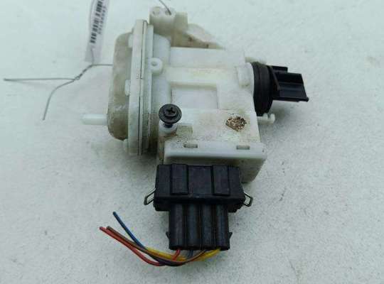 купить Активатор (привод) замка двери задней правой на Volkswagen Passat B3