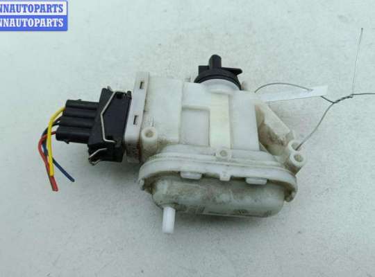 купить Активатор (привод) замка двери задней правой на Volkswagen Passat B3