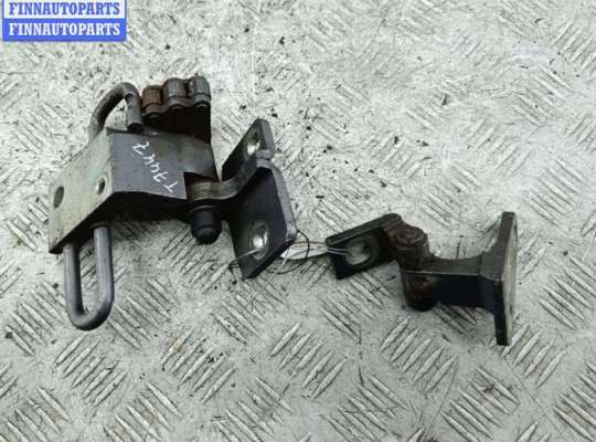 купить Петля двери передней левой на Volkswagen Passat B6