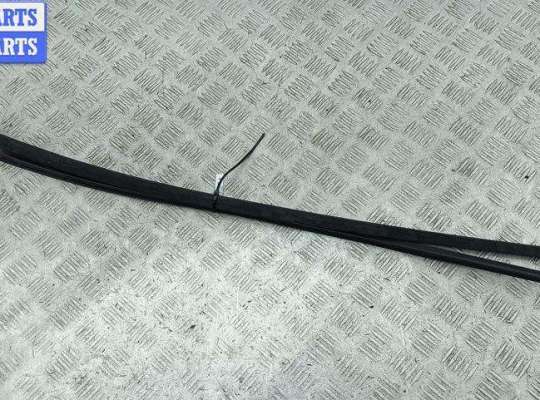 купить Молдинг лобового стекла на Volkswagen Passat B5+ (GP)