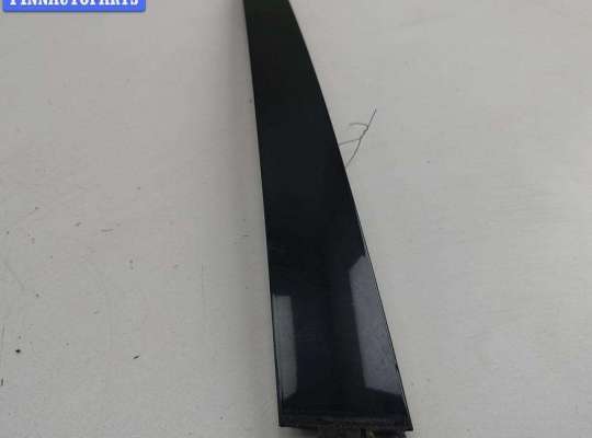 купить Накладка двери задней правой на Volkswagen Passat B5+ (GP)