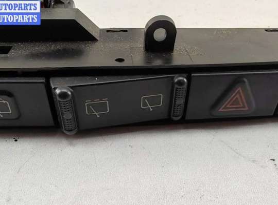 купить Кнопка аварийной сигнализации (аварийки) на Chrysler Voyager (2001-2007)