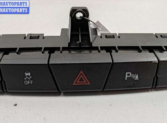 купить Кнопка аварийной сигнализации (аварийки) на Opel Insignia A (2008-2017)