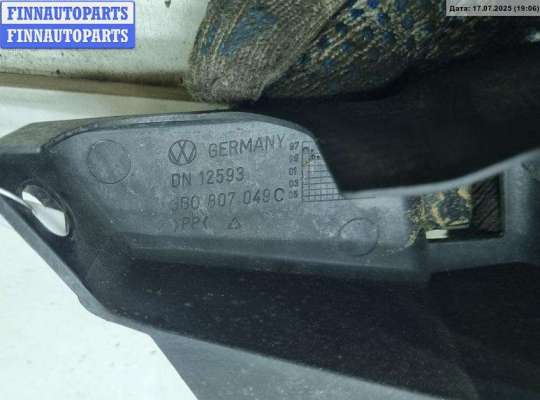 купить Кронштейн крепления на Volkswagen Passat B5
