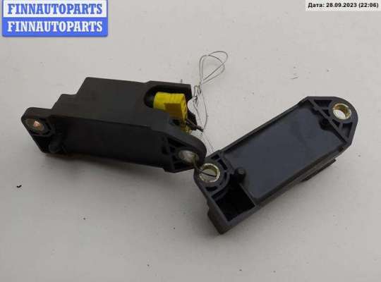 Датчик удара (Airbag) VG1676089 на Volkswagen Passat B5