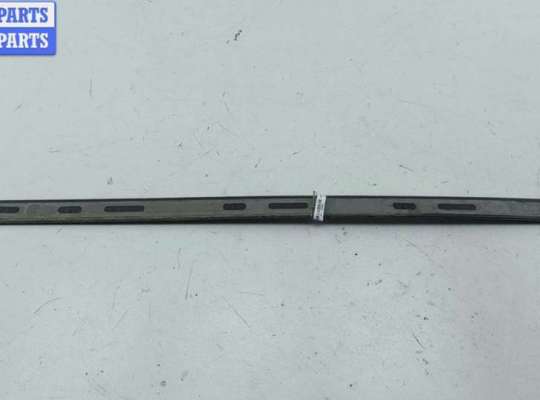 купить Молдинг двери задней левой на Audi A6 C5 (1997-2005)