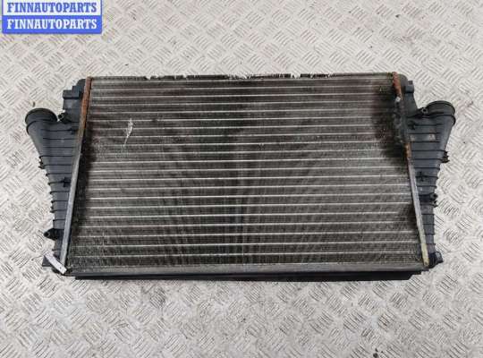 Радиатор интеркулера OP2376287 на Opel Signum (2003-2008)