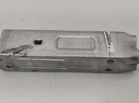 купить Кронштейн бампера переднего на Audi A6 C6 (2004-2011)