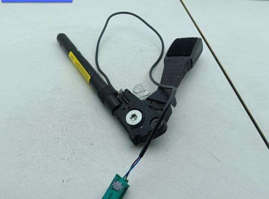 Купить Замок ремня безопасности передний на Opel Zafira B (2004-2014) Замок ремня безопасности передний OP2279438 на Opel Zafira B (2004-2014)