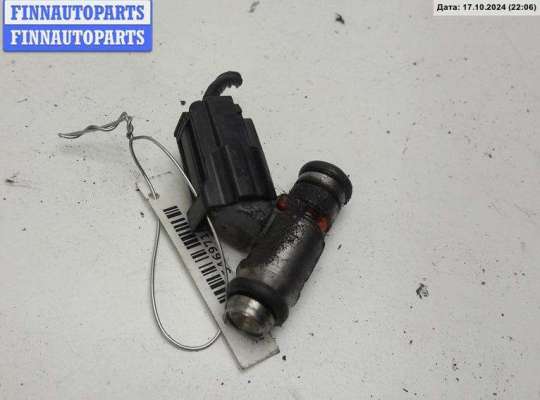 Форсунка топливная на Volkswagen Golf IV (1J)