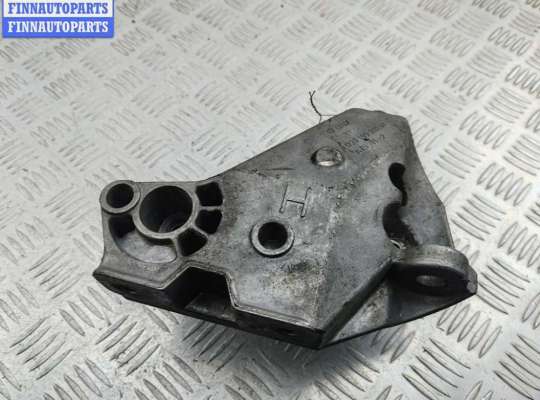 купить Кронштейн двигателя опорный на Volkswagen Bora