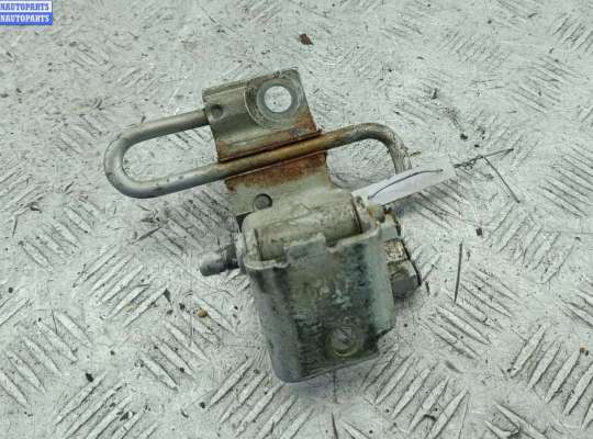 купить Петля двери передней левой на Volkswagen Golf-4