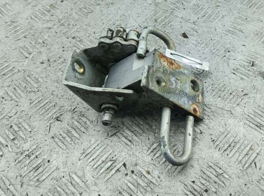 купить Петля двери передней левой на Volkswagen Golf-4