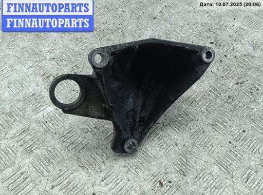 купить Кронштейн КПП опорный на Volkswagen Passat B5
