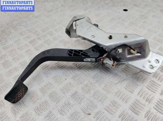Педаль сцепления OP2438657 на Opel Zafira B (2004-2014)