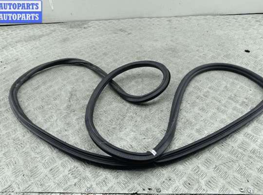 купить Уплотнитель двери передней правой на Mercedes Vito-2 / Viano W639 (2003-2014)