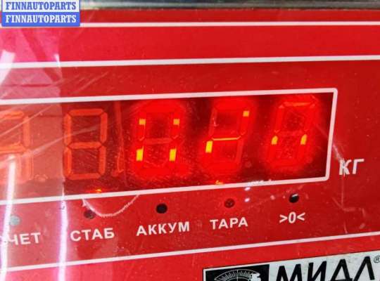 купить Молдинг стекла двери передней левой наружный на Volkswagen Passat B5