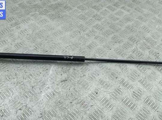 купить Амортизатор капота на Opel Vectra C (2002-2008)