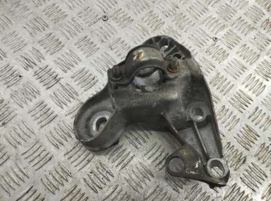 Купить Крепление втулки стабилизатора переднего на Audi A4 B6 (2001-2004) Крепление втулки стабилизатора переднего AU1785030 на Audi A4 B6 (2001-2004)
