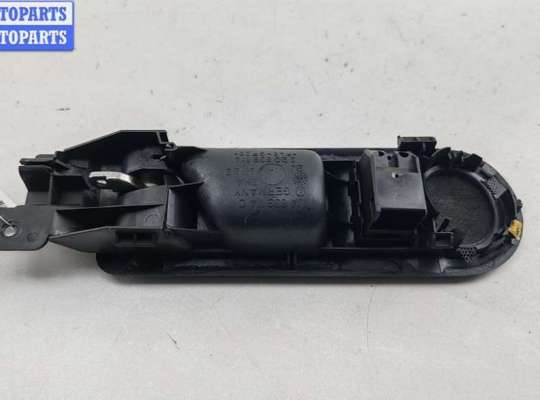 купить Ручка двери внутренняя задняя правая на Volkswagen Bora