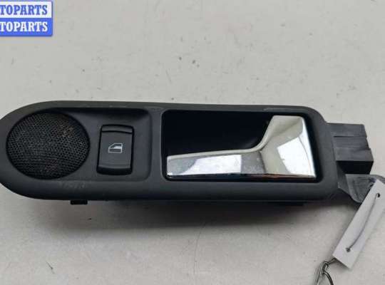 купить Ручка двери внутренняя задняя правая на Volkswagen Bora