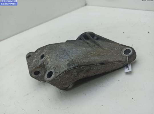 Кронштейн генератора OP2206492 на Opel Zafira A (1999-2005)