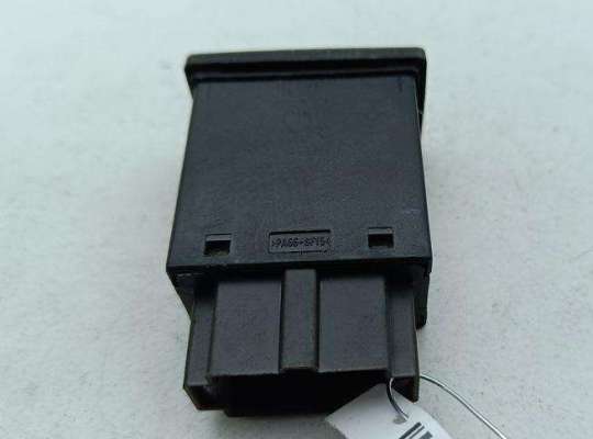 купить Кнопка обогрева заднего стекла на Volkswagen Passat B4