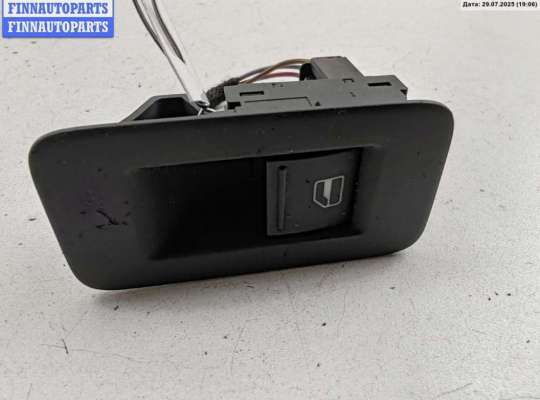 Кнопка стеклоподъемника заднего левого VG2399634 на Volkswagen Touareg