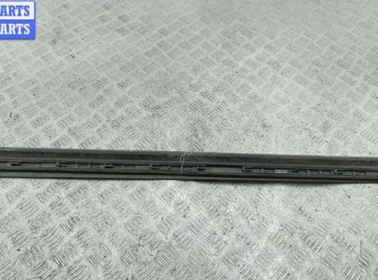 купить Молдинг двери передней правой на Audi A4 B7 (2004-2008)