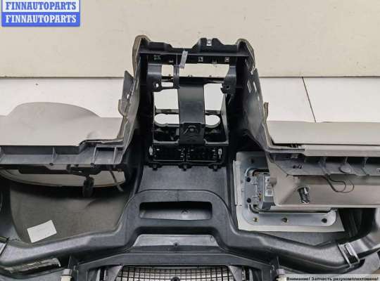 Панель передняя салона (Торпедо) на Ford Mondeo III