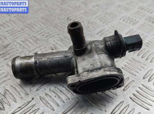 купить Фланец (тройник) системы охлаждения на Volkswagen Passat B5