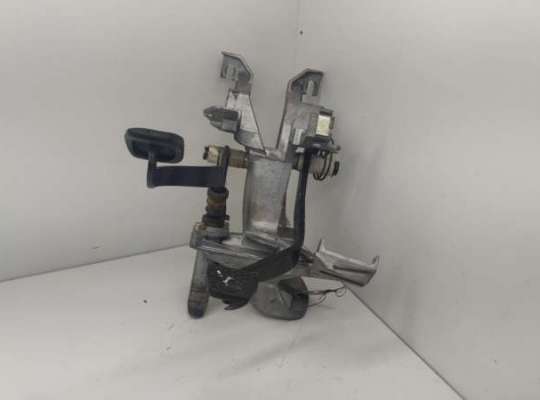 купить Узел педальный на Audi 80 B4 (1991-1996)