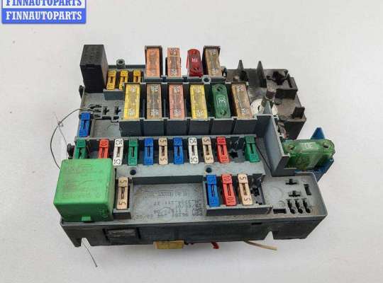 Блок предохранителей PG1238959 на Peugeot 607