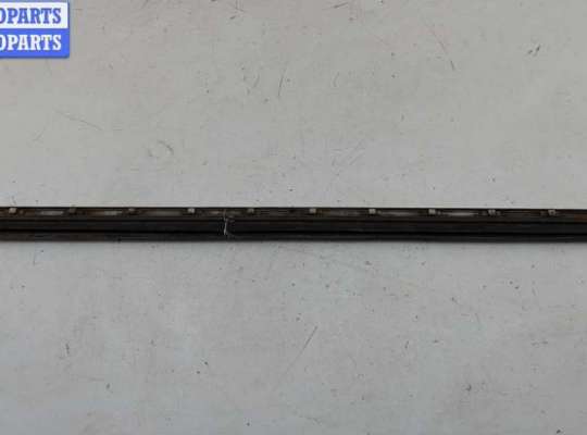 купить Молдинг двери передней правой на Audi A6 C5 (1997-2005)