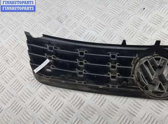 купить Решетка радиатора на Volkswagen Passat B5