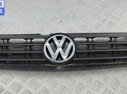 Решетка радиатора VG2767976 на Volkswagen Passat B5
