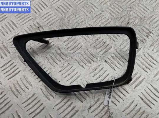 Рамка фары противотуманной левой FO2209889 на Ford Focus I (1998-2005)