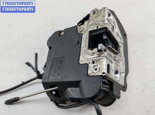 Замок боковой двери на Mercedes-Benz C (W203)