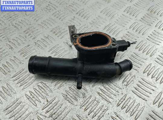 купить Фланец (тройник) системы охлаждения на Volkswagen Passat B6