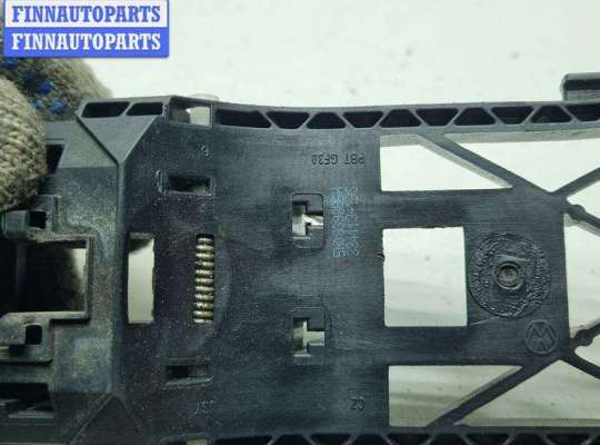 купить Корпус (держатель) ручки двери задней правой на Skoda Superb mk2 (B6)