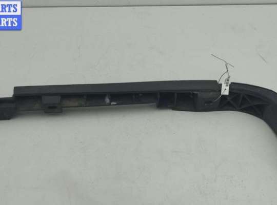 Кронштейн бампера заднего VG2777619 на Volkswagen Transporter T4